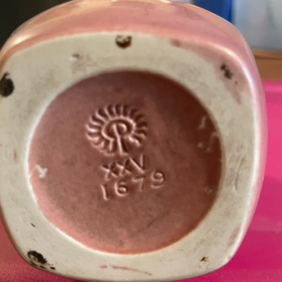 Elegant Pink Vase - Picture 2 of 2